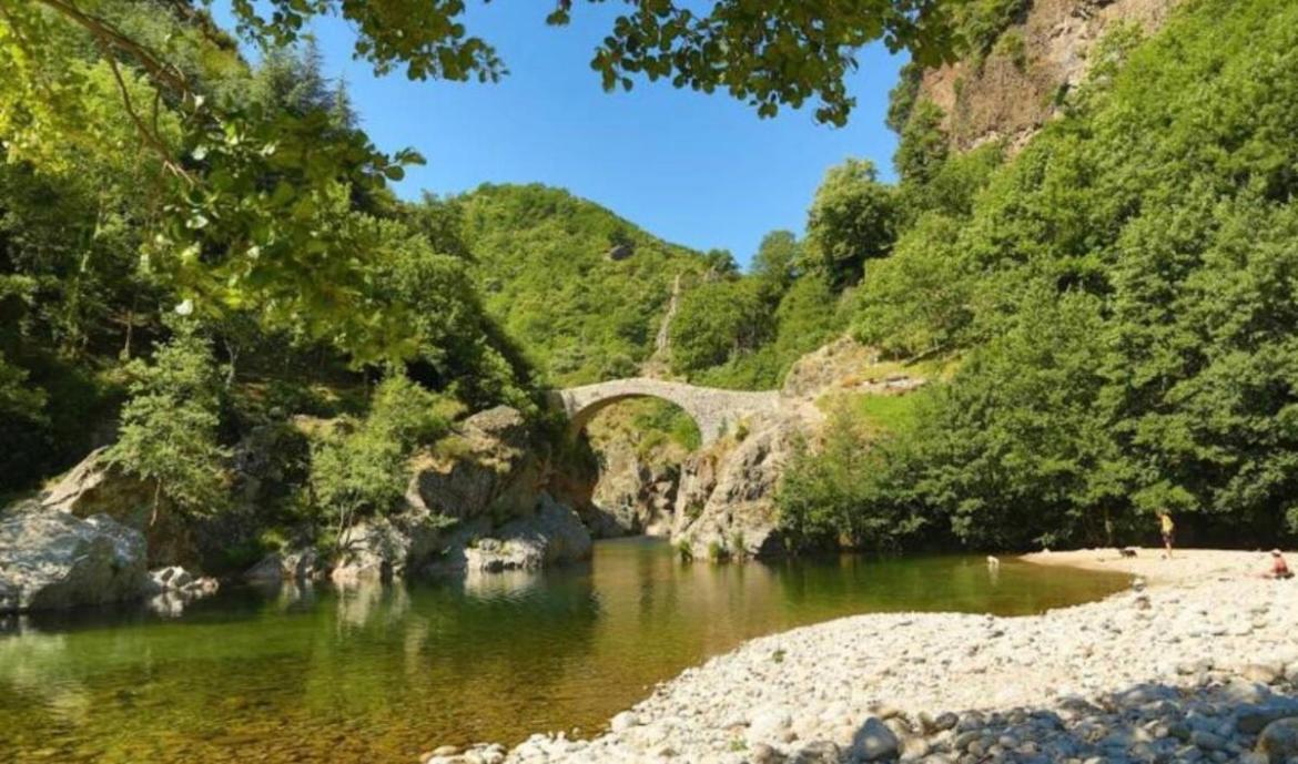 Escapade Ardechoise - Parking Gratuit - Chateau A 2 Pas Aubenas Zewnętrze zdjęcie