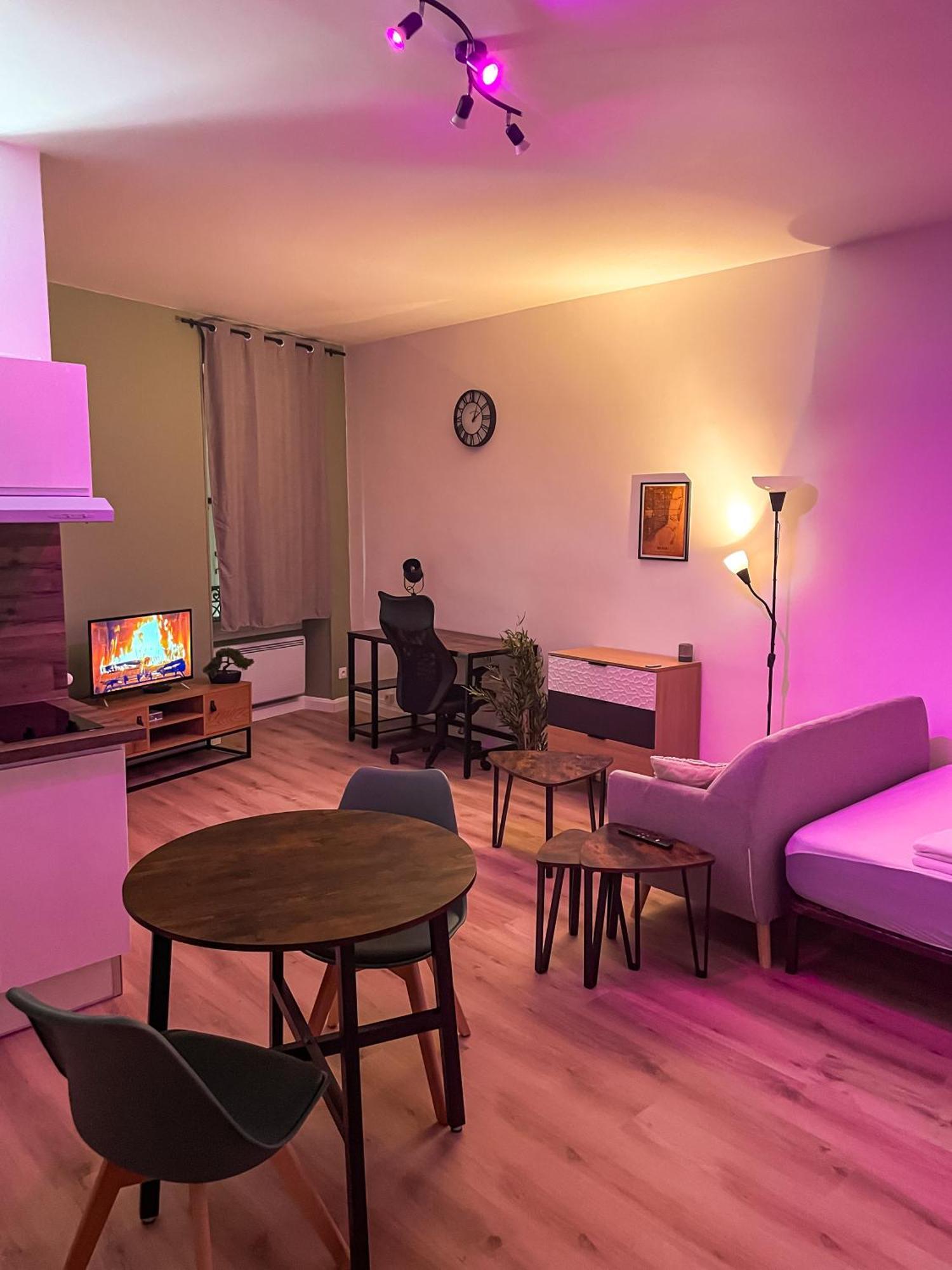 Escapade Ardechoise - Parking Gratuit - Chateau A 2 Pas Aubenas Zewnętrze zdjęcie